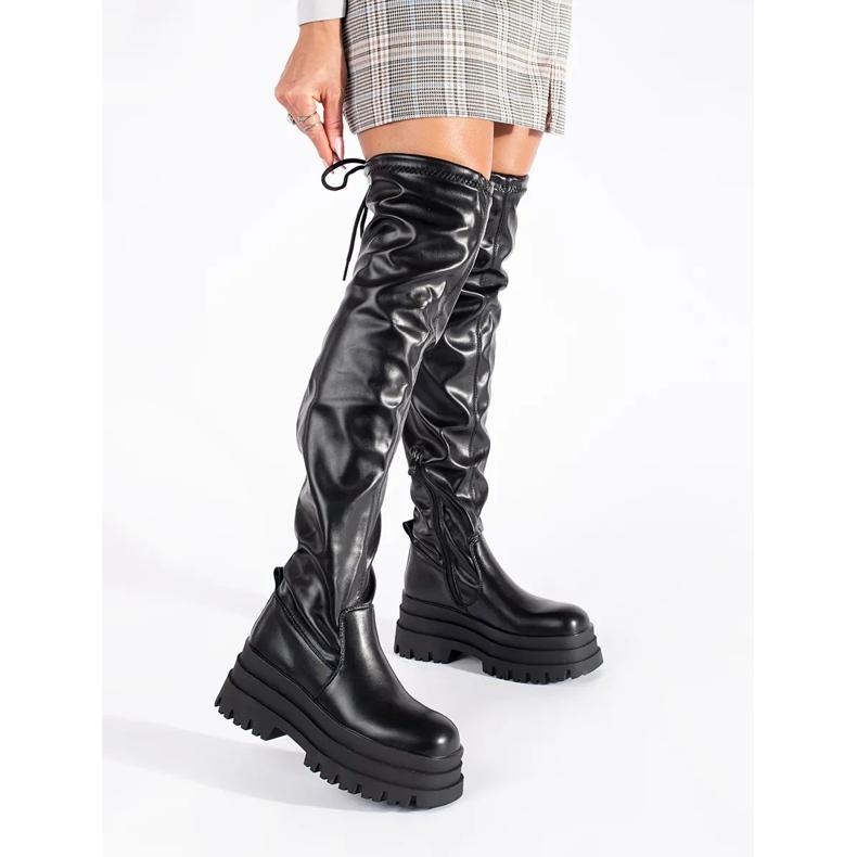 Svarta plattformsmusketörer 1