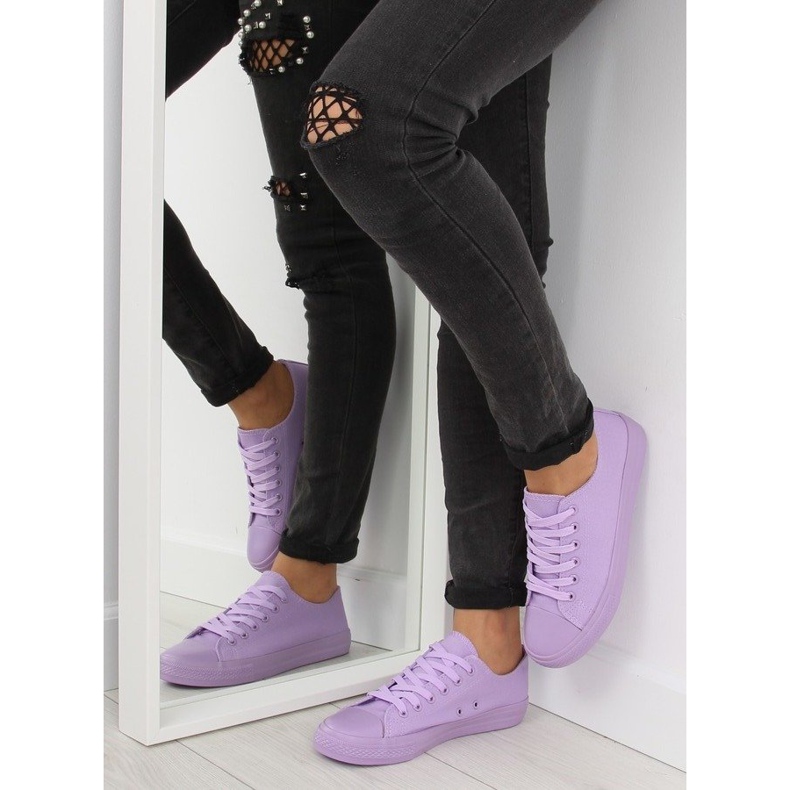 Lila kvinnors enfärgade lila sneakers purpur 1