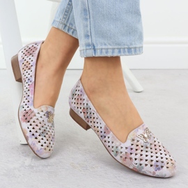 Lågklackade kvinnors skor med blommor M. Daszyński SA222-3 mångfärgad 1