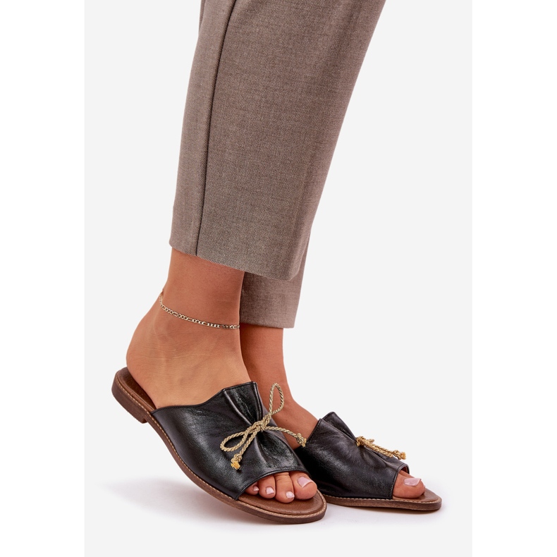 Läder platt eleganta flip flops med en båge Lewski 3572 svart 1