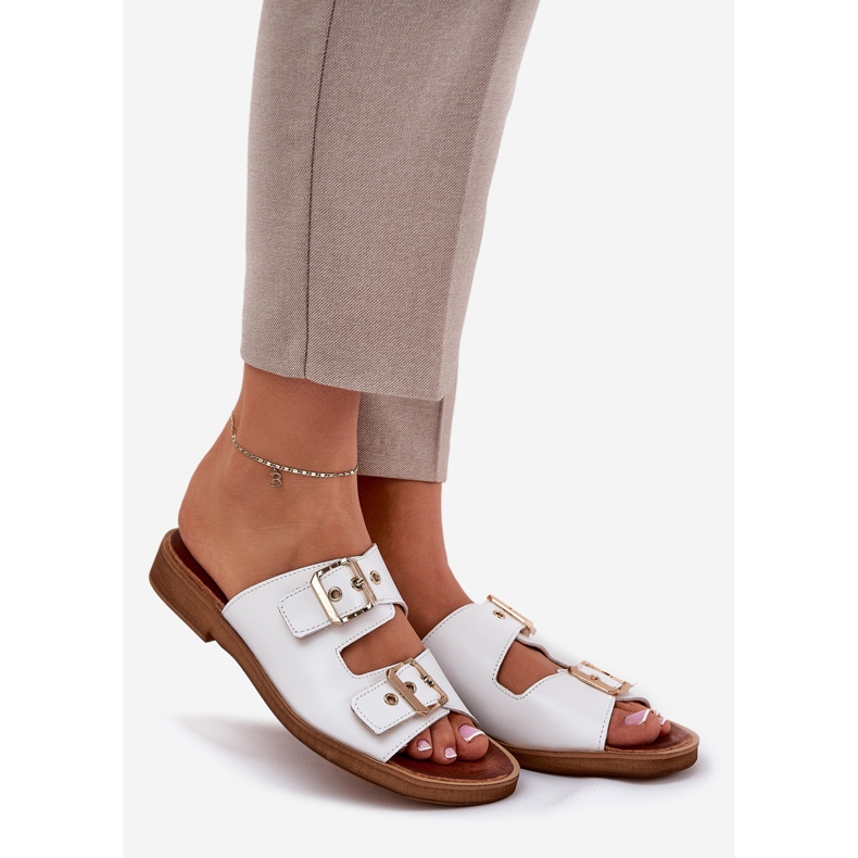 Läder platt flip flops med zazoo 3020 vita spännen 1