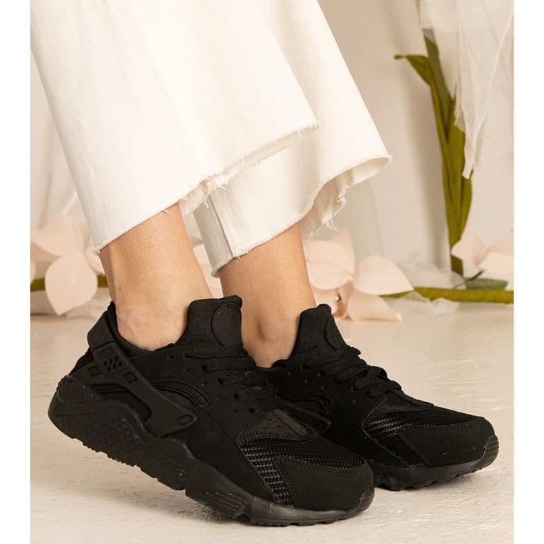 Svarta sneakers sport sneakers 1