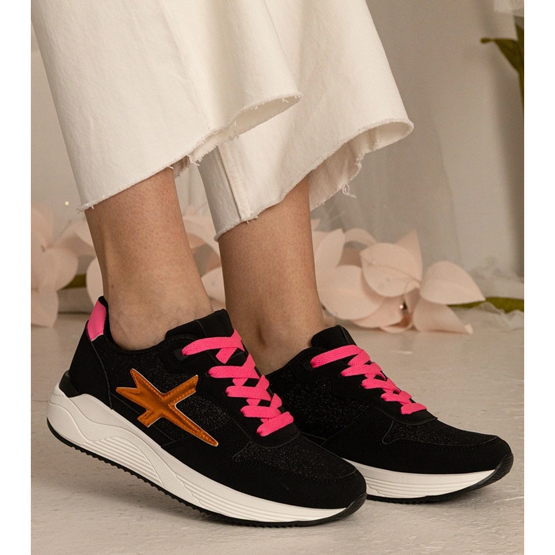 Svarta sneakers kvinnors sport med glitter 2