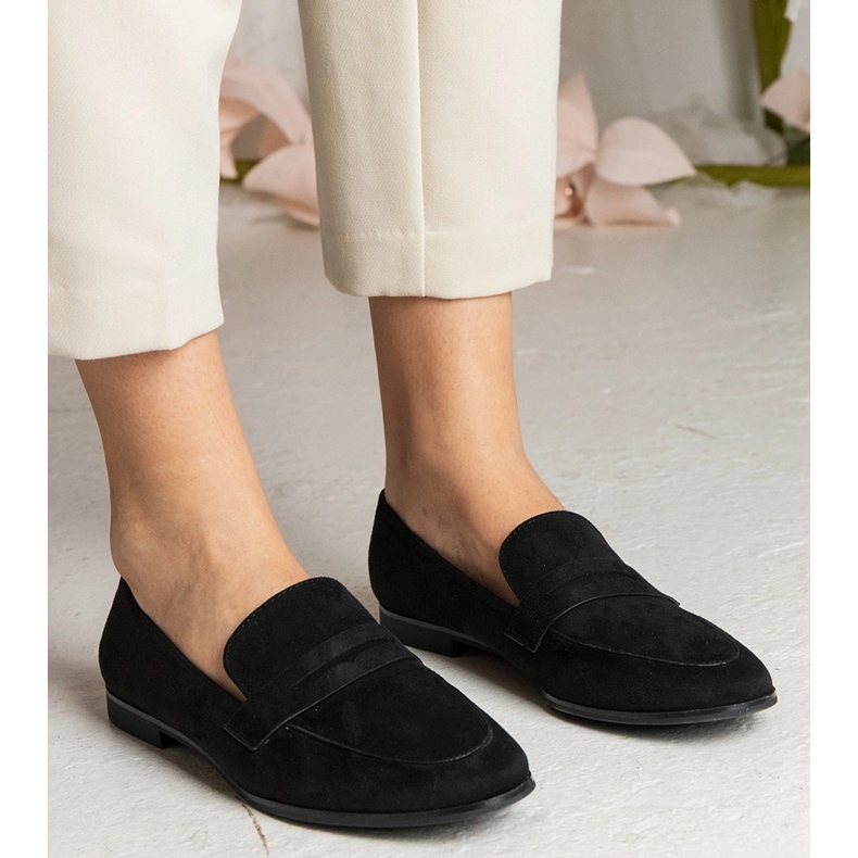 Svarta kvinnors klassiska loafers 1
