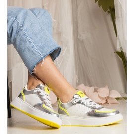 Silver kvinnors sneakers med ett neontillbehör silver- 2