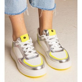 Silver kvinnors sneakers med ett neontillbehör silver- 5