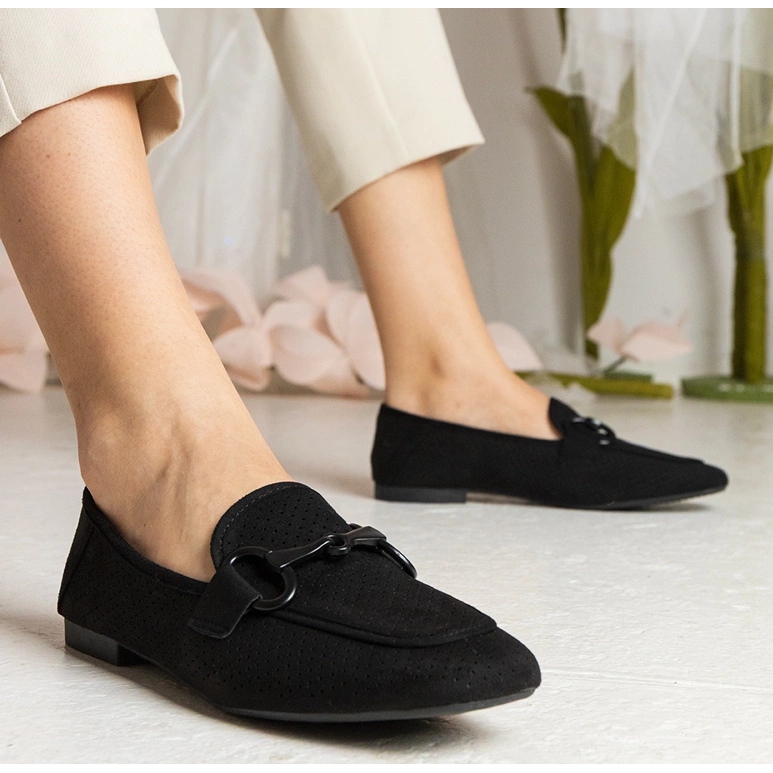 Black Women's Openwork Loafers med en prydnad svart 1