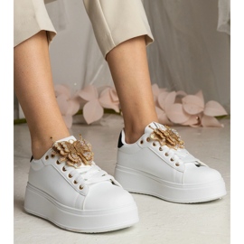 Svartvita sneakers dekorerade med en fjäril med zirkoner 2