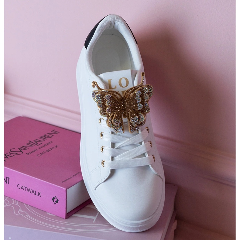 Svartvita sneakers dekorerade med en fjäril med zirkoner 1