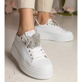 Vita och silver sneakers dekorerade med en fjäril med zirkoner 4
