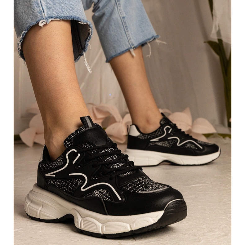 Svarta sneakers sport sneakers 2