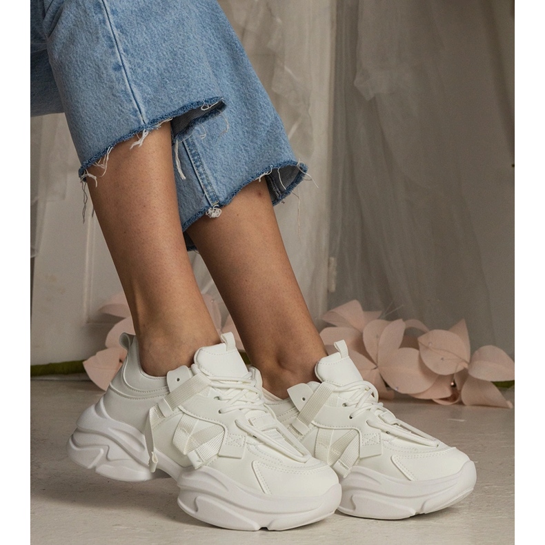 Kvinnors vita sneakers massiva sporter 2