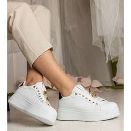 Kvinnors vita och vita sneakers dekorerade med stenar 2