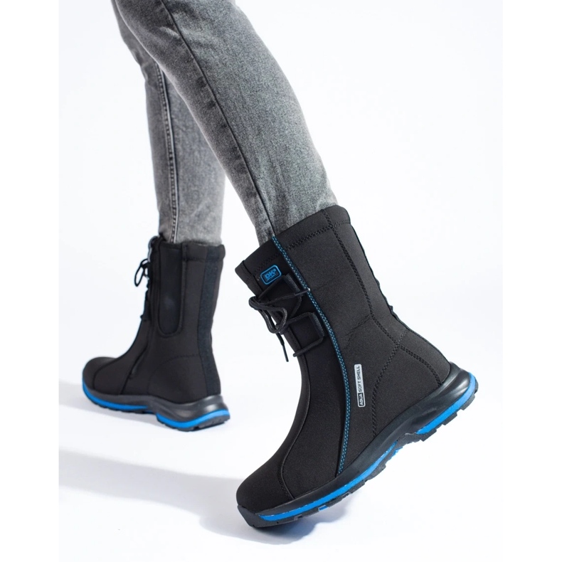 Vandringsskor för kvinnor med en DK fårskinnsrock svart 1