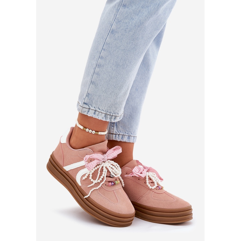 Kvinnors sneakers på plattformen med rosa dekorationer 1