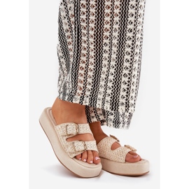 Kvinnors flip flops på plattformen med spännen och beige fläta 1