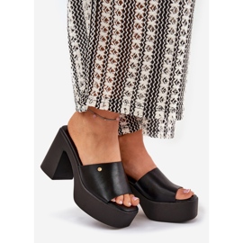 Kvinnors Eco Leather tofflor på posten och plattformen svart 1