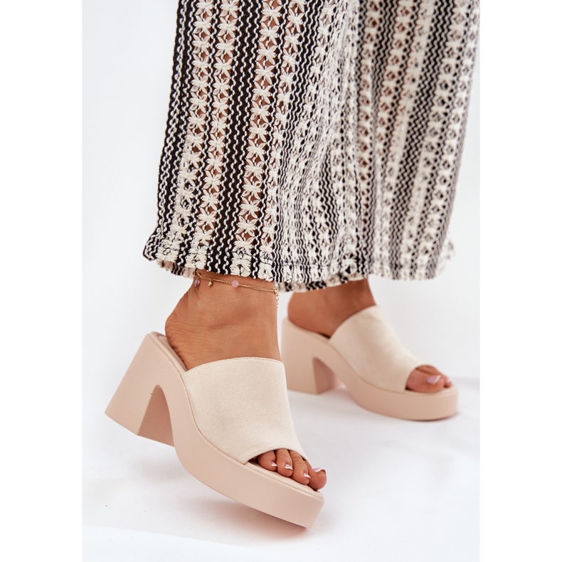 Kvinnors tofflor på posten och plattformen beige 2