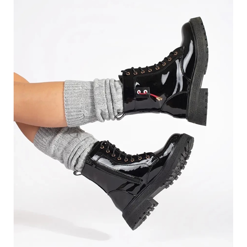 Lackerade snörskor svart 2