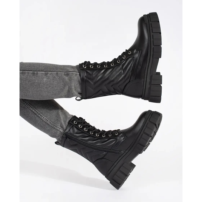 Trappers Med Quiltat Mönster svart 2