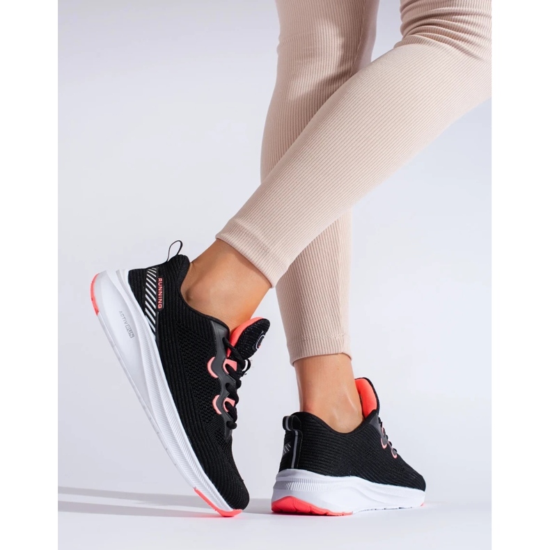 Sportskor på DK-plattformen svart 2