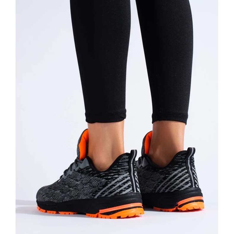 DK Bekväma sportskor svart 1