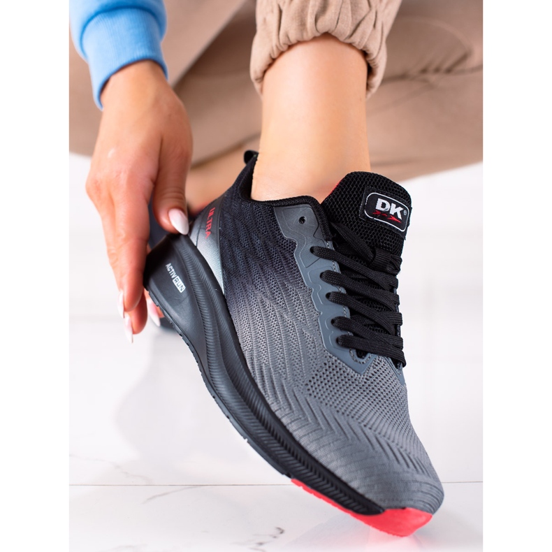DK Lätta sportskor svart 2