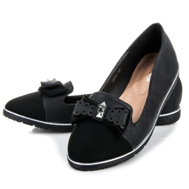 Ch. Creation Lordsy With A Bow svart 1