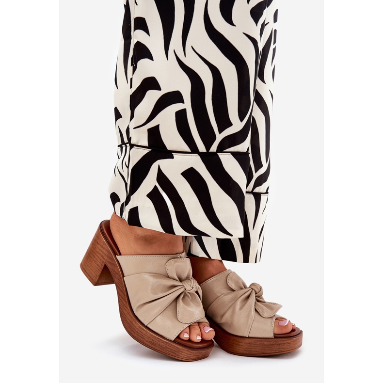 Kvinnors flip flops på Eco -Leather Post Beige 1