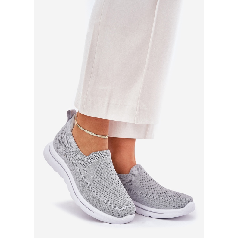 Kvinnors grå glidande material sneakers 1