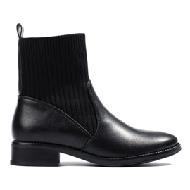 Slip-on ankelboots med platt klack svart 1