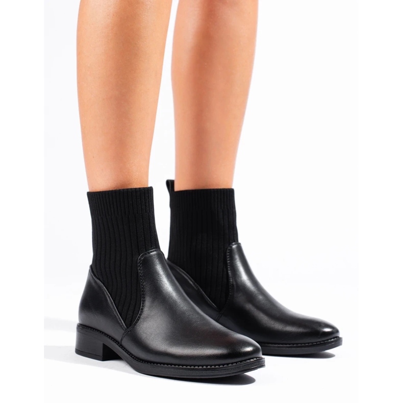 Slip-on ankelboots med platt klack svart 2