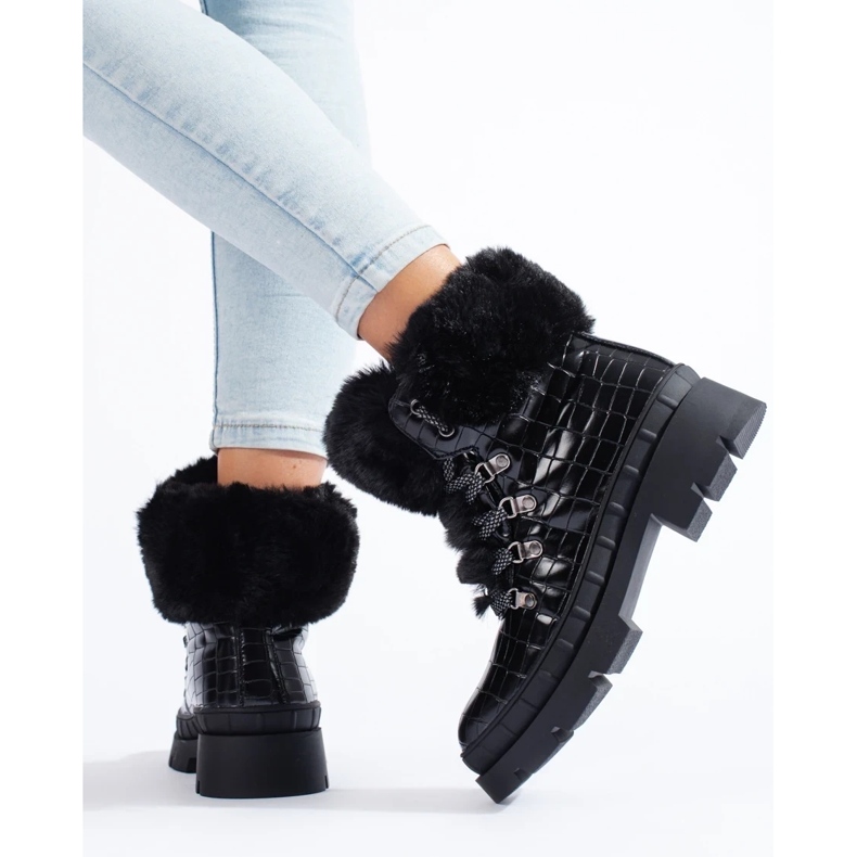 Svarta damstövlar med päls 1