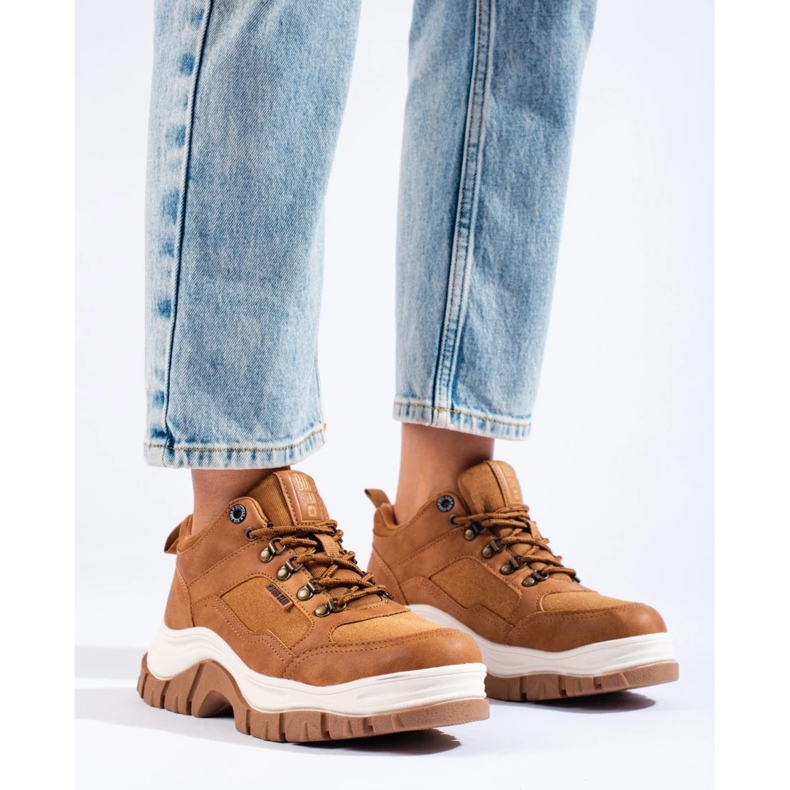 Damsneakers Big Star KK274362 på en tjock sula beige 2