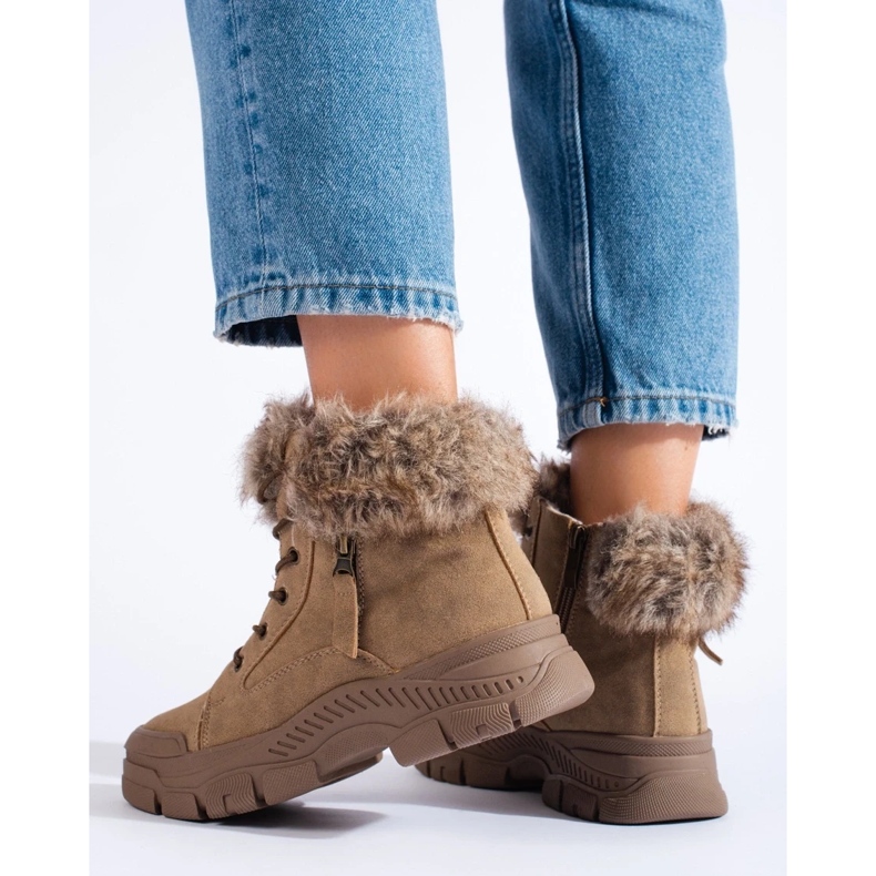 Bruna vandringskängor för damer med päls beige 1