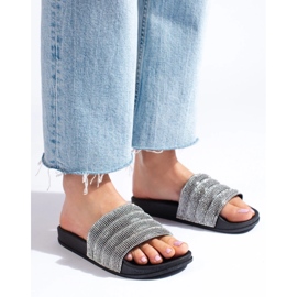 Svarta tofflor med Shelovet strass 2