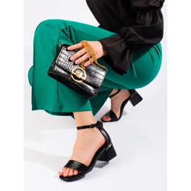 Svarta klassiska lågklackade sandaler från Vinceza 1