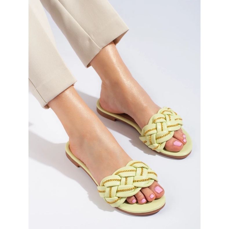 Eleganta lime tofflor för kvinnor med en Shelovet-kedja grön 2