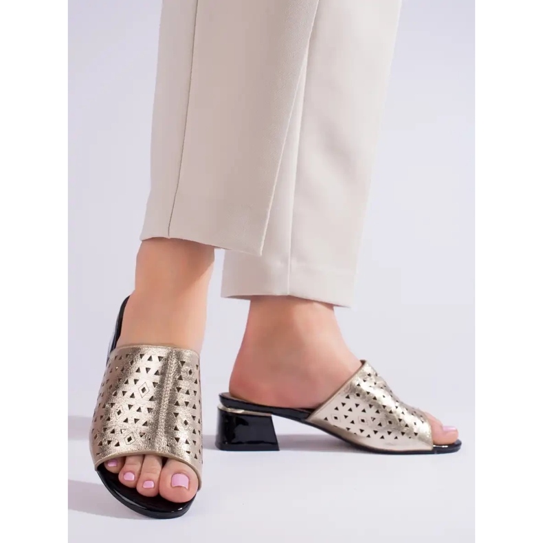 Genombrutna tofflor i guld för kvinnor med låg klack Hylla gyllene 2