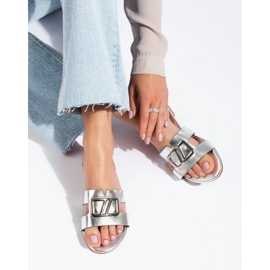 Silver platta sandaler med dekoration Shelovet 1