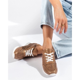 Genombrutna sneakers med en dold kil Shelovet brun 1