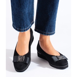 Shelovet pumps med låg kil i svart mocka 2