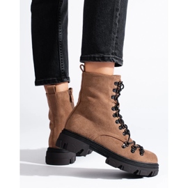 Bruna arbetarkängor med mockaknutna från Vinceza beige 1