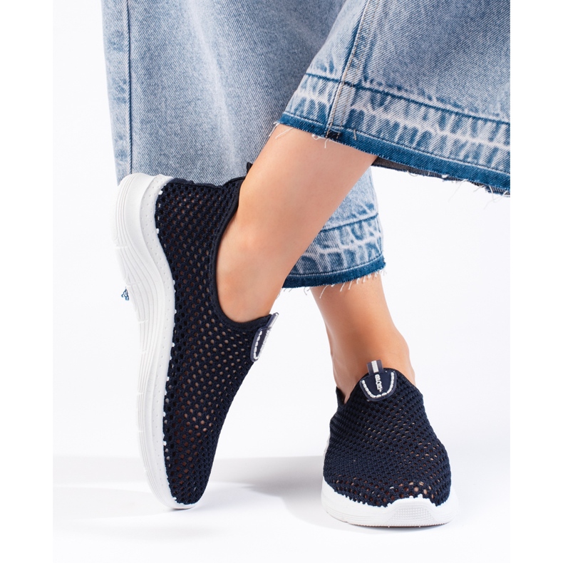 Genombrutna slip-on marinblå sportskor 2