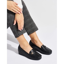 Svarta loafers för kvinnor med spänne 1