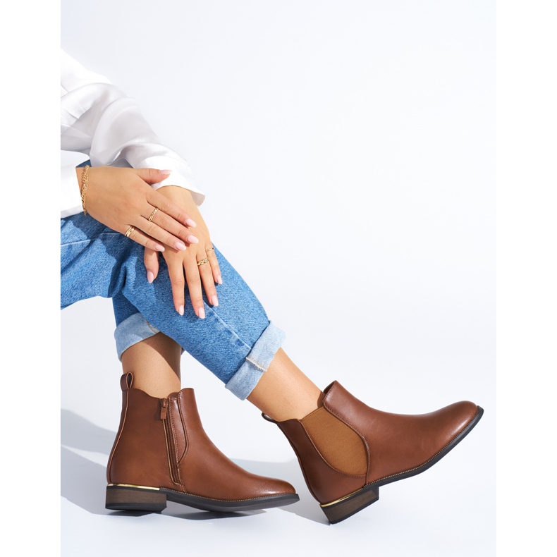 Bruna klassiska damstövlar 2