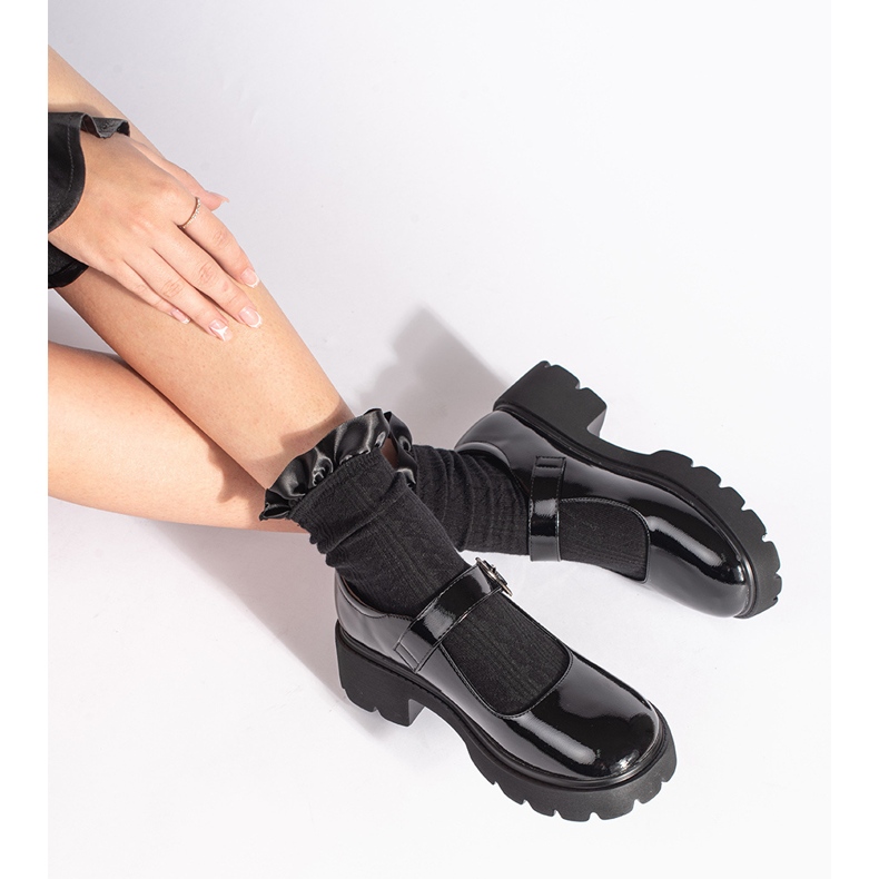 Patentsvarta loafers med tjock sula 2