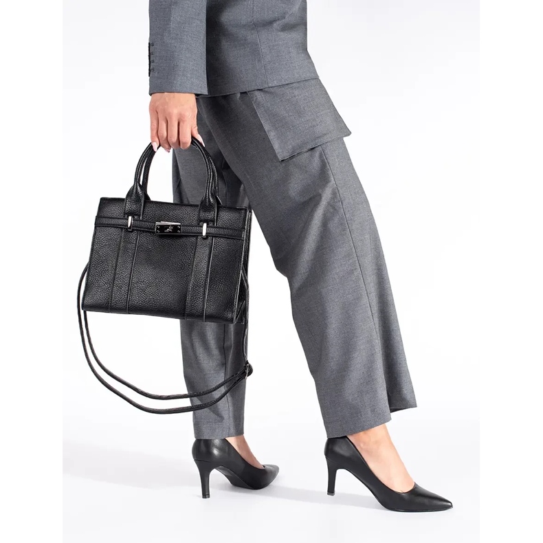 Klassiska, eleganta svarta högklackade pumps 1