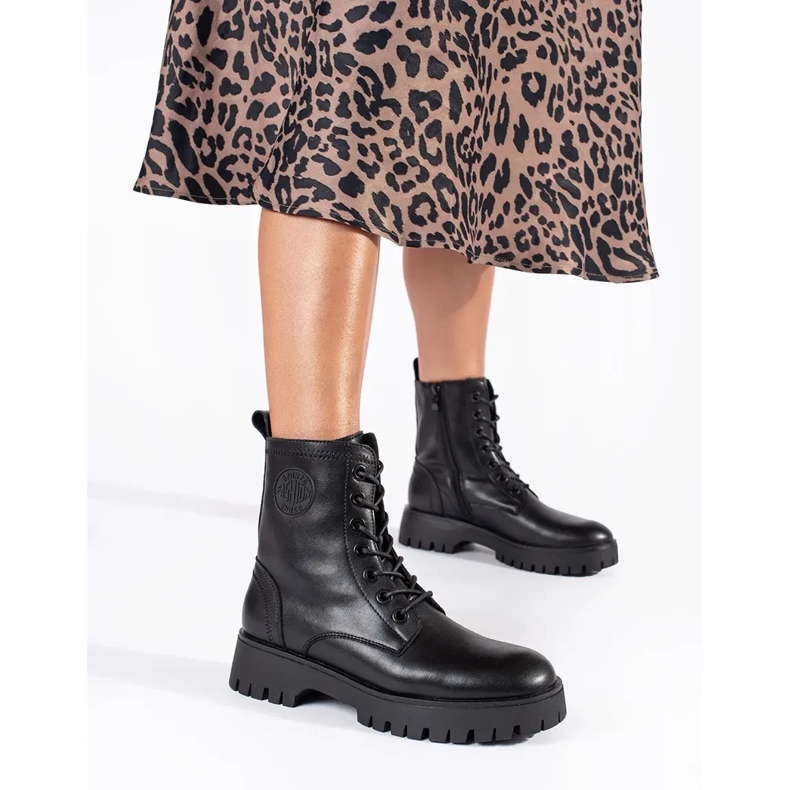 Svarta ankelstövlar med snörning för kvinnor på Sergio Leone-plattformen 1