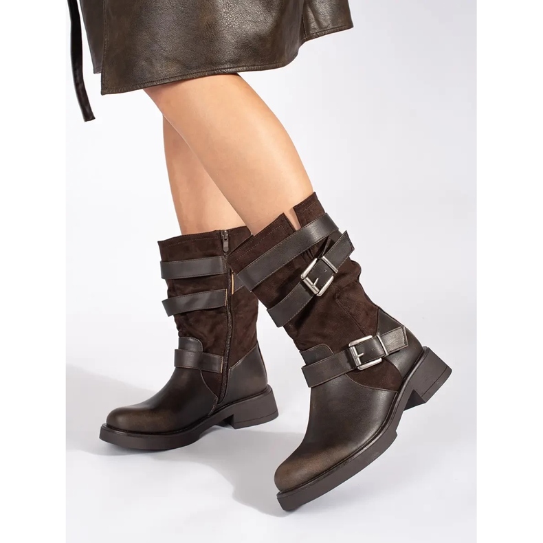 Bruna damstövlar med låg klack med spännen 1